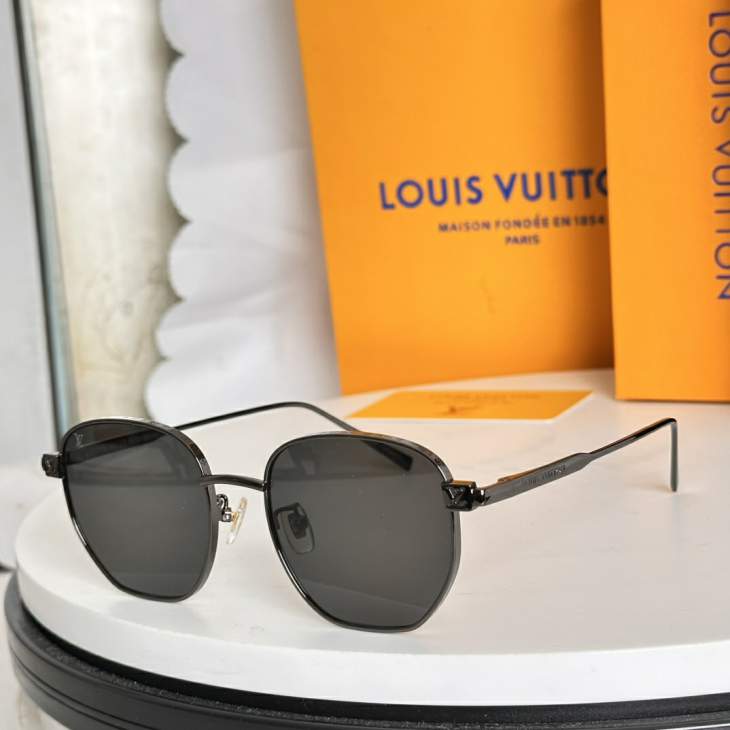 Picture of Louis Vuitton Sunglasses _SKUfw76197984fw